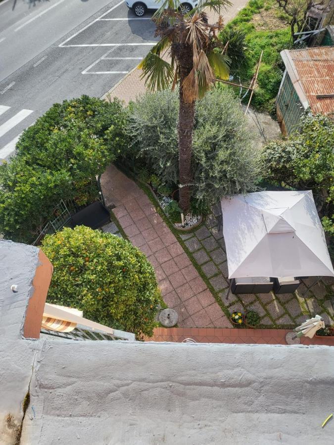 Villa Rosa Loano Buitenkant foto