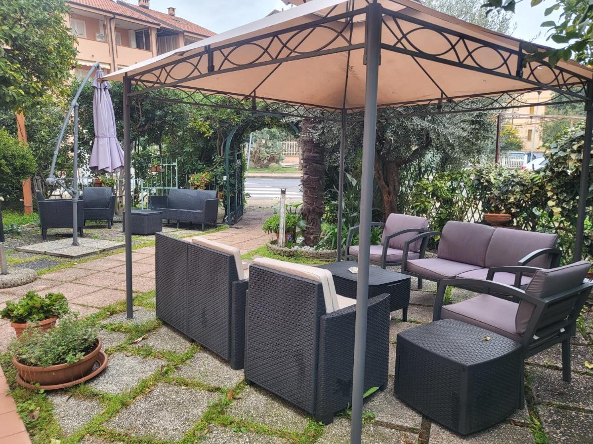 Villa Rosa Loano Buitenkant foto