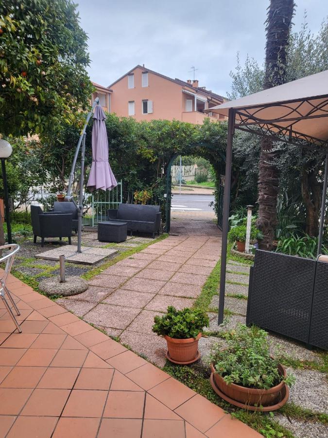 Villa Rosa Loano Buitenkant foto