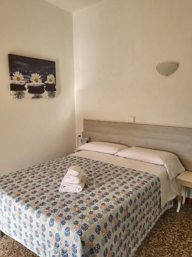 Villa Rosa Loano Buitenkant foto