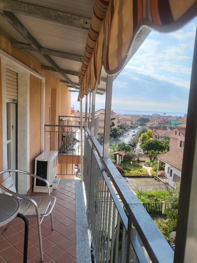 Villa Rosa Loano Buitenkant foto