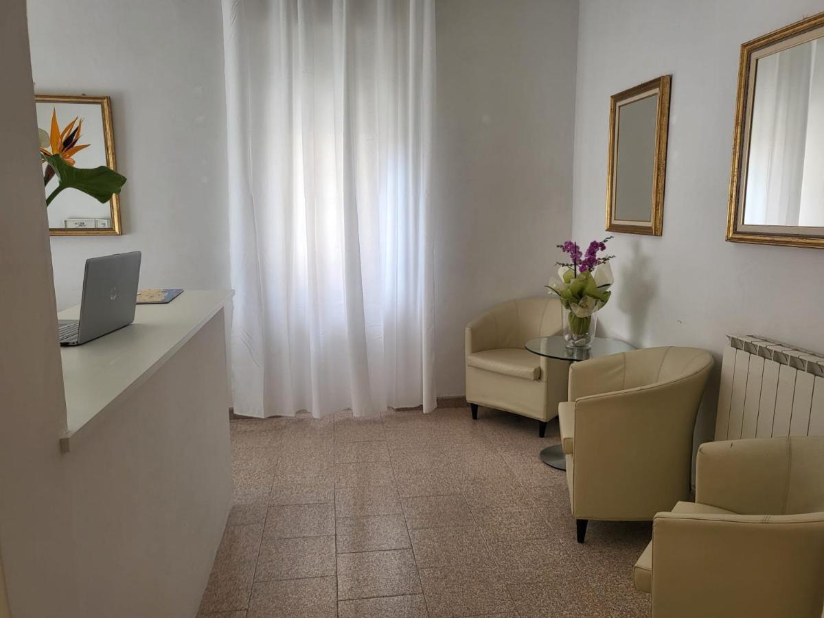 Villa Rosa Loano Buitenkant foto